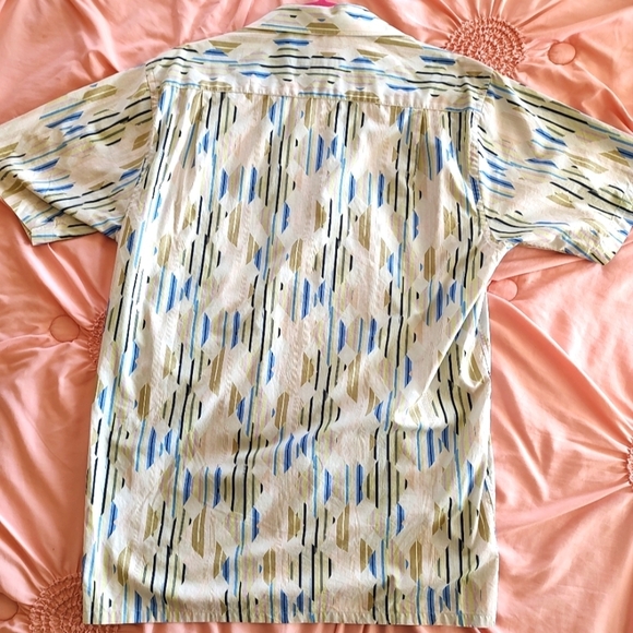 GUY LAROCHE MONSIEUR COTTON RETRO SHORT SLEEVE BUTTON UP SHIRT. MEDIUM. - Picture 7 of 9